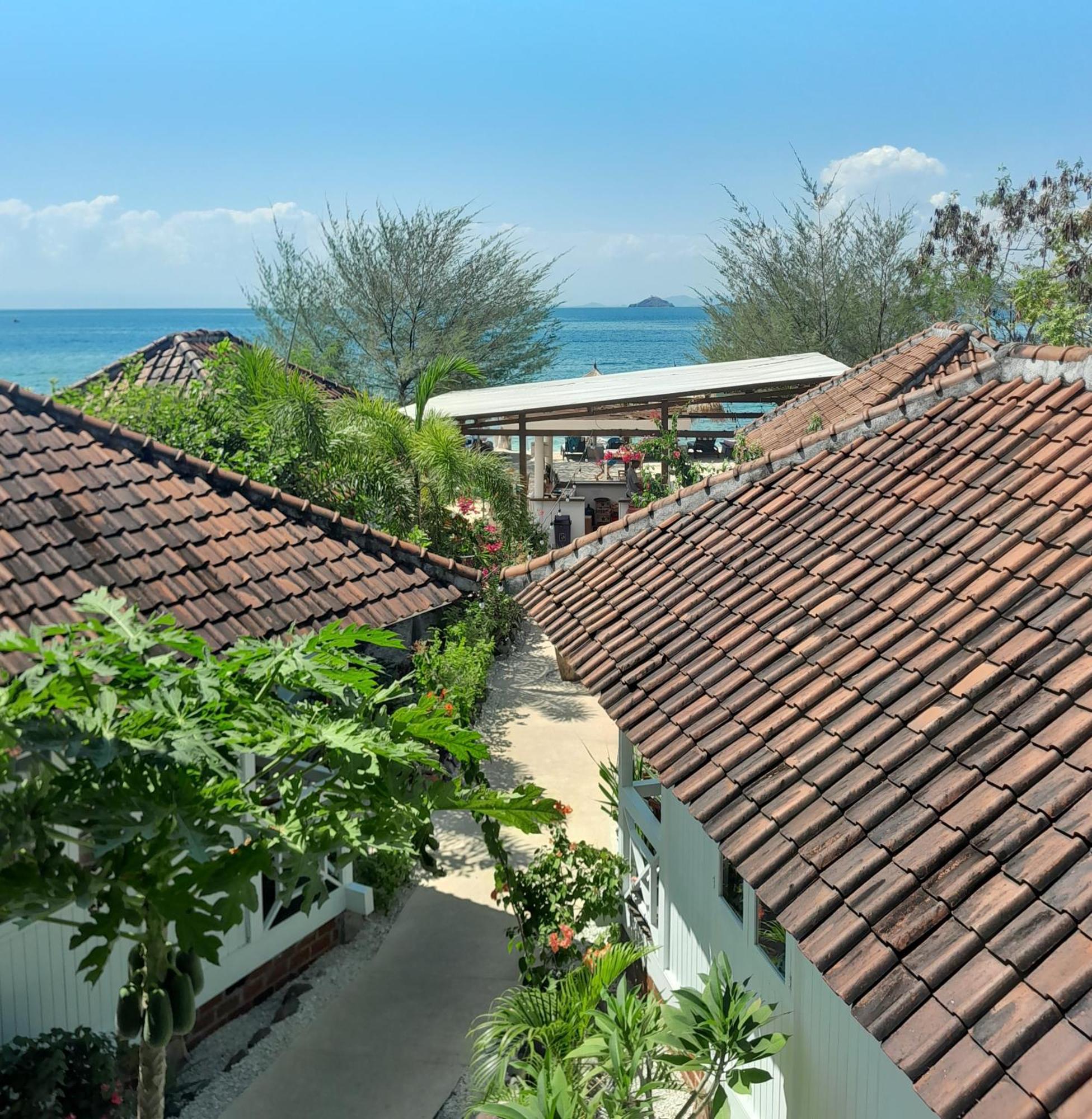 The High Dive Gili Gede By Ultimate Resorts Exterior photo