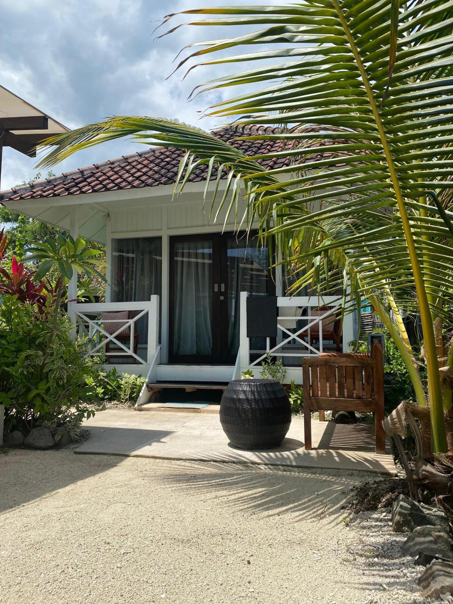 The High Dive Gili Gede By Ultimate Resorts Exterior photo
